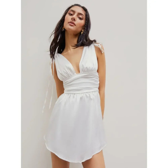 Cider Solid Satin Ruched Mini Dress Ivory White Size L NWT - Picture 4 of 9